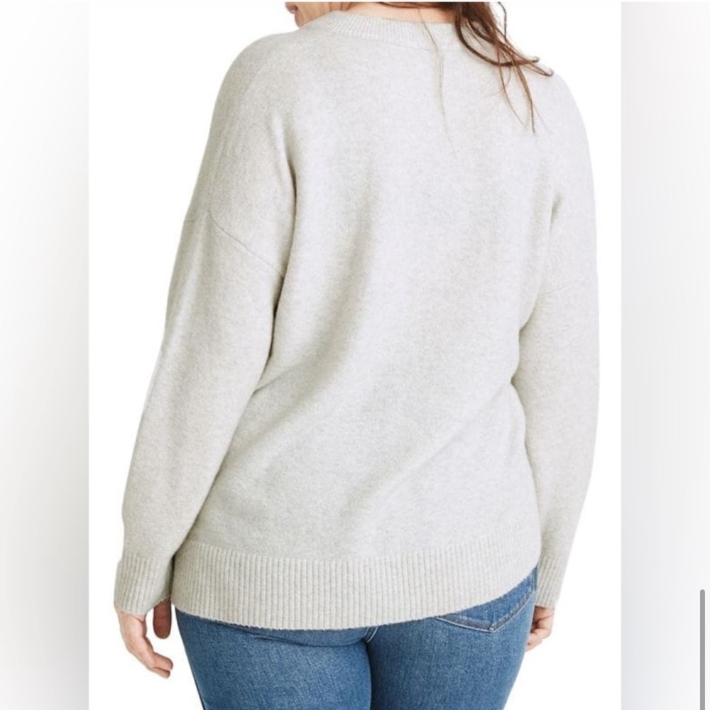 Madewell Heather Gray Bartlett V-Neck
Wool Sweater NWT - Picture 3 of 4